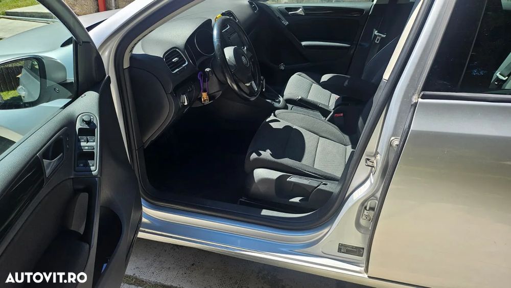 Volkswagen Golf - 8