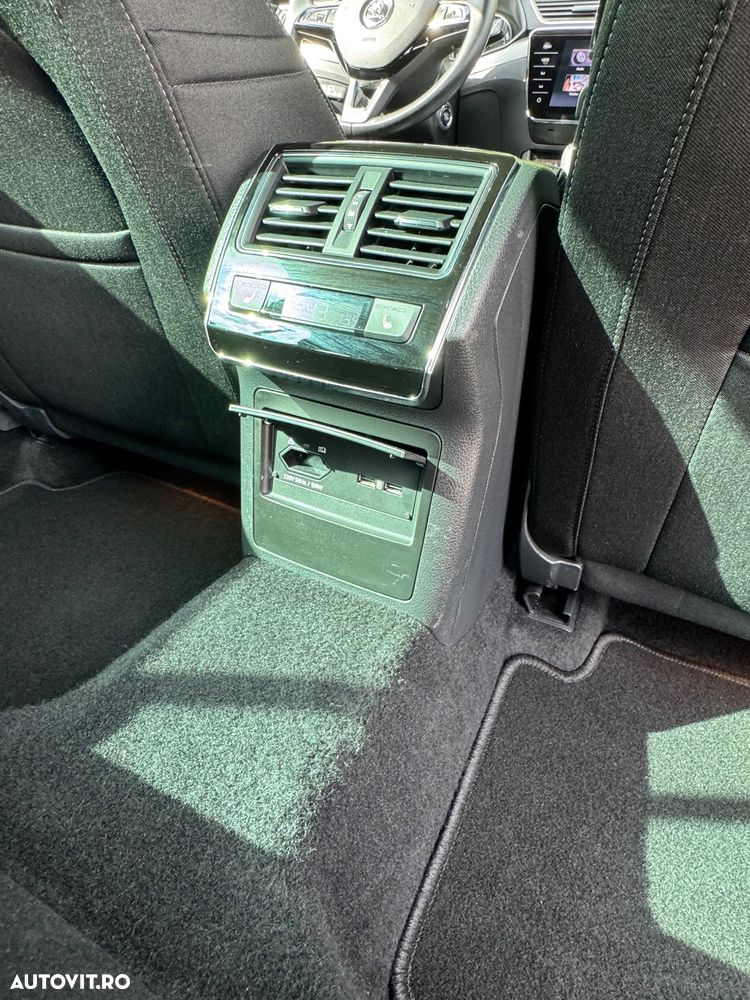Skoda Superb 2.0 TDI DSG Premium Edition - 24