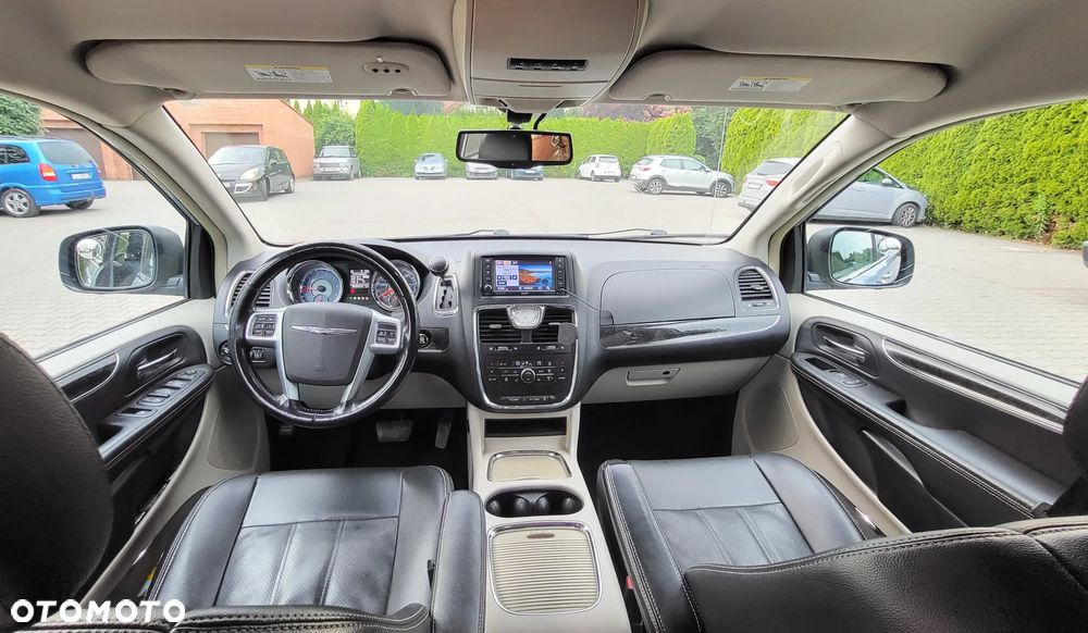 Chrysler Town & Country 3.6 Limited - 6