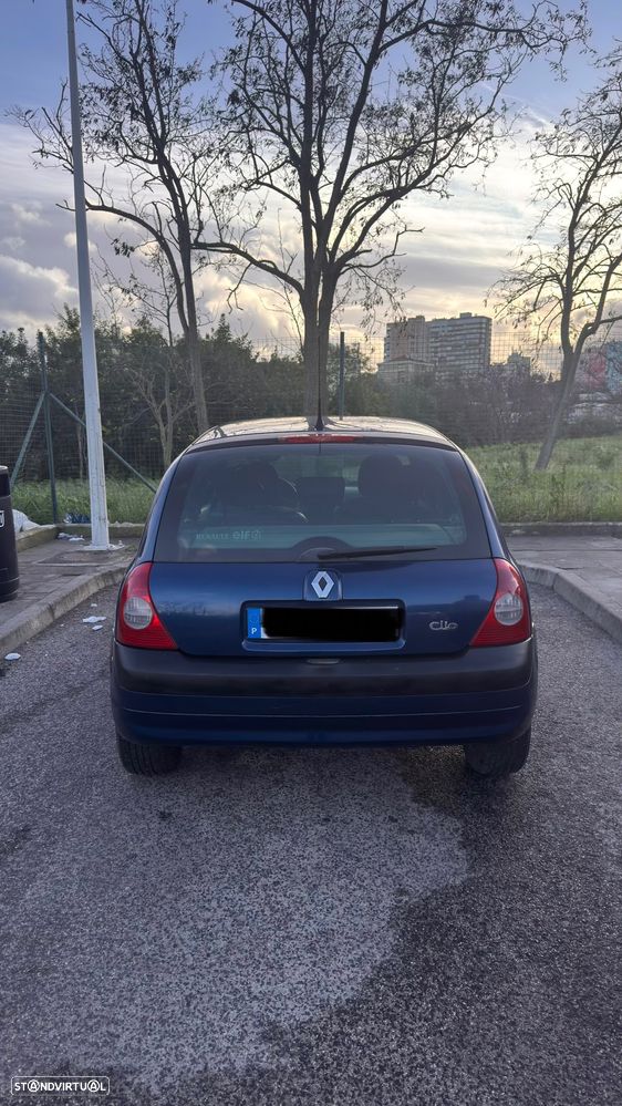 Renault Clio 1.2 16V Confort Authentique - 2