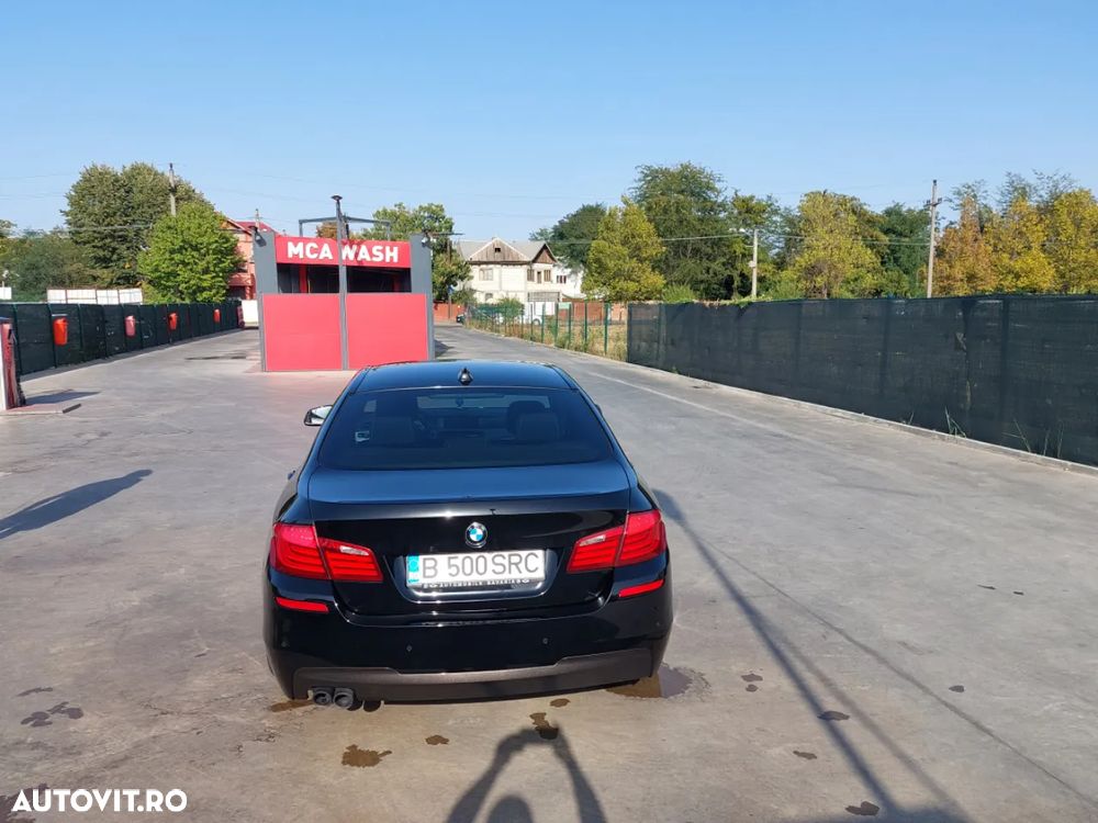BMW Seria 5 530d xDrive AT - 11