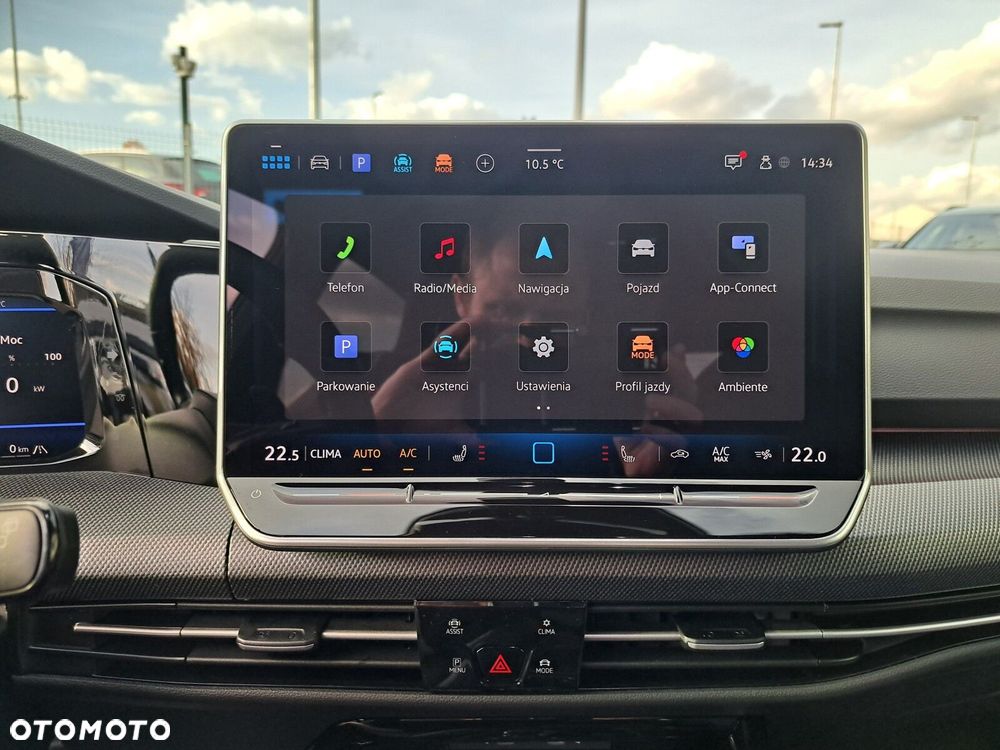 Volkswagen Golf VIII 2.0 TSI 4Motion R - 23