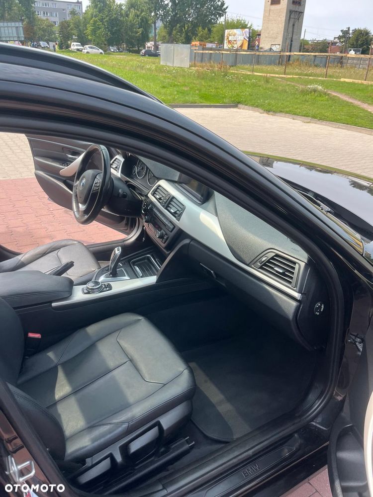 BMW Seria 3 320d xDrive Sport Line - 17