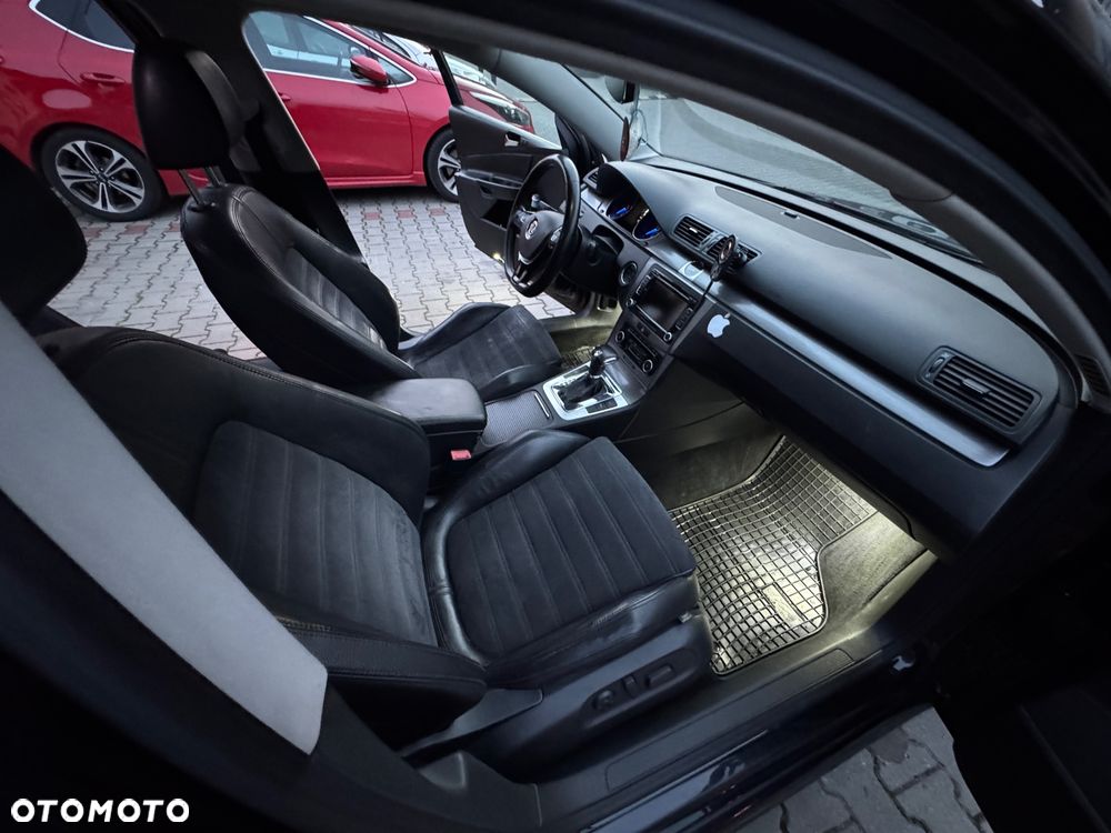 Volkswagen Passat 3.2 V6 FSI 4Motion DSG Highline - 12