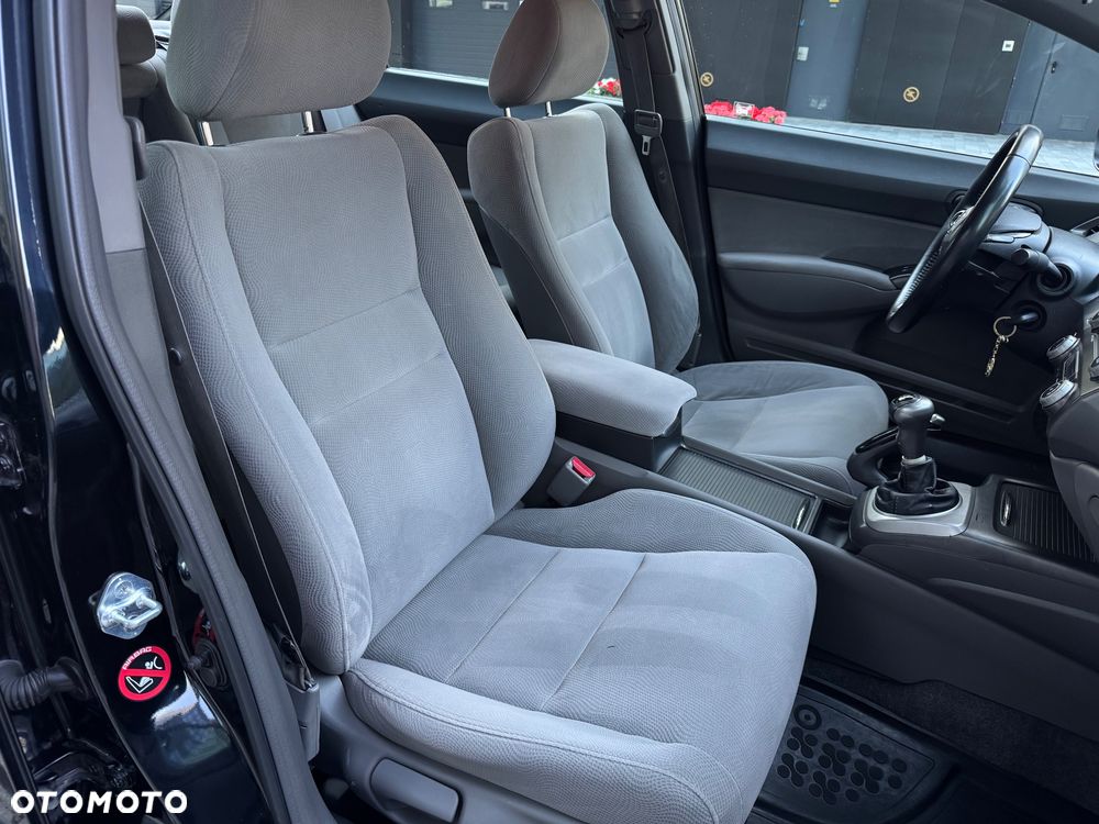 Honda Civic 1.8 Comfort - 11