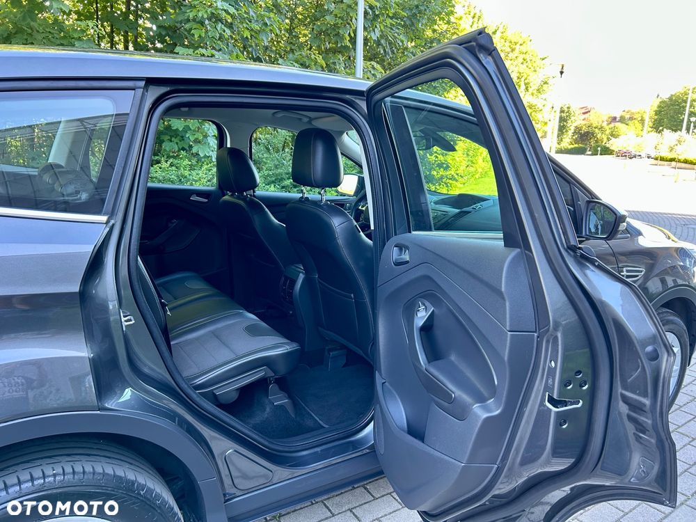 Ford Kuga 1.5 EcoBoost 2x4 Titanium - 16