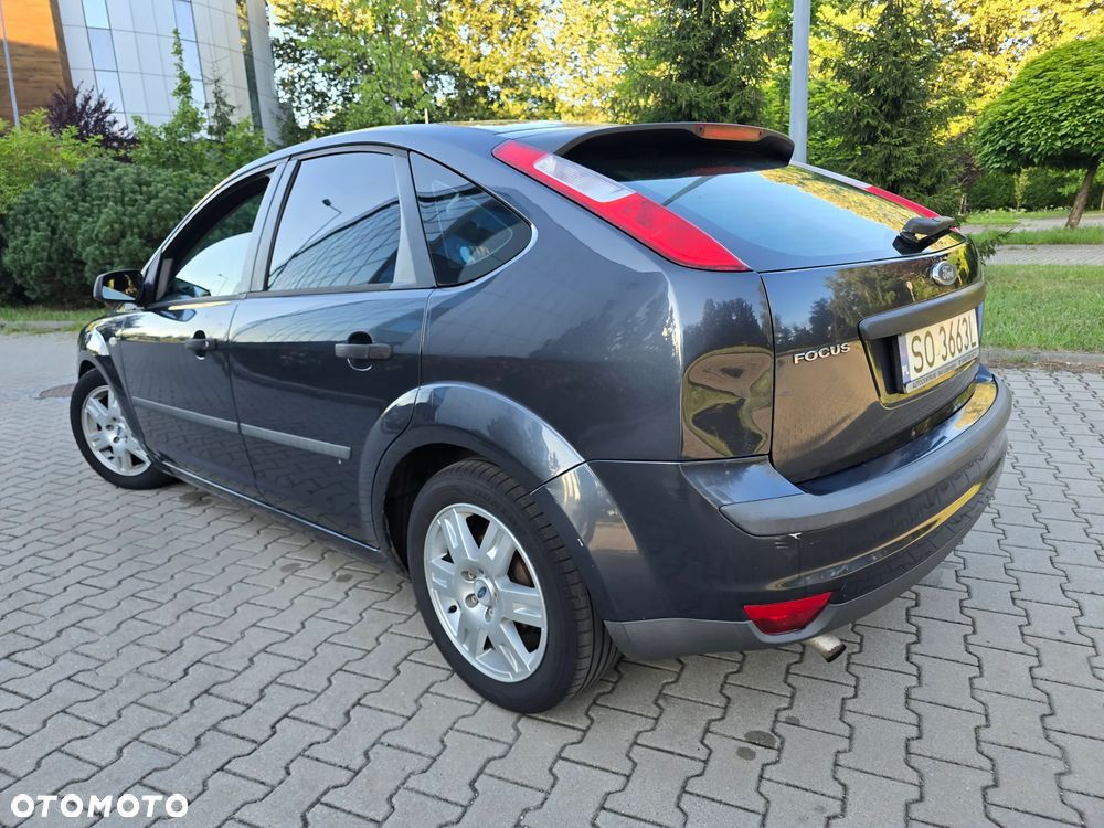 Ford Focus 1.6 Ambiente - 20