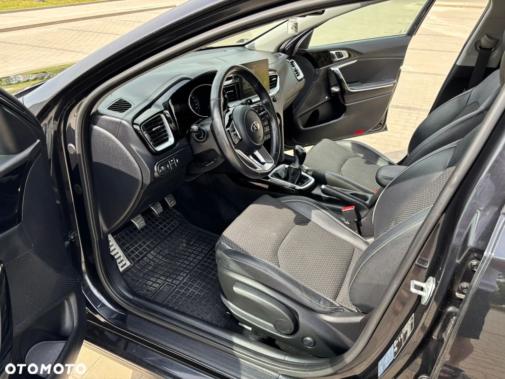Kia Ceed 1.4 T-GDI L Business Line - 27