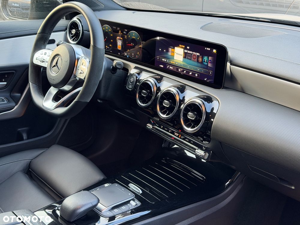 Mercedes-Benz CLA 200 d AMG Line 8G-DCT - 15