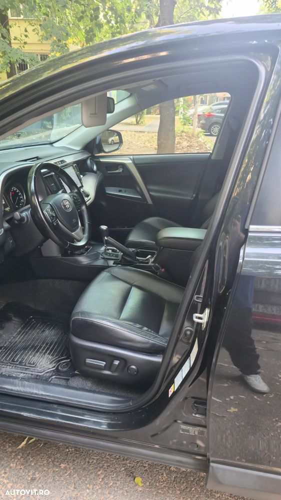 Toyota RAV4 - 7