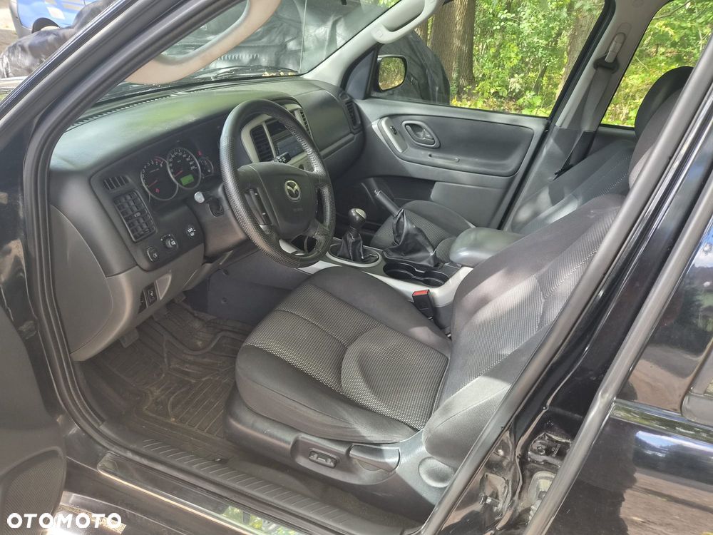 Mazda Tribute 2.3 Comfort - 26
