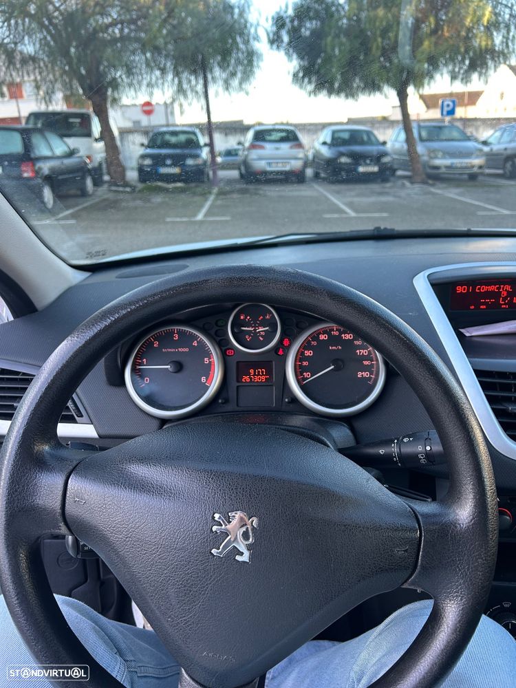 Peugeot 207 1.4 HDi Urban - 8