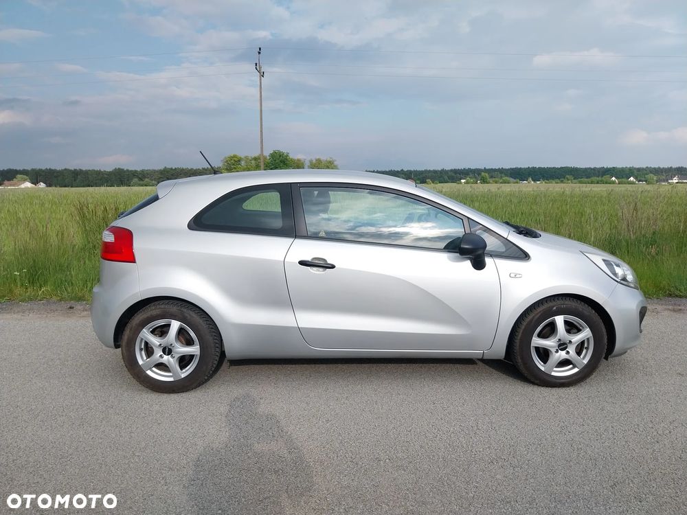 Kia Rio - 8