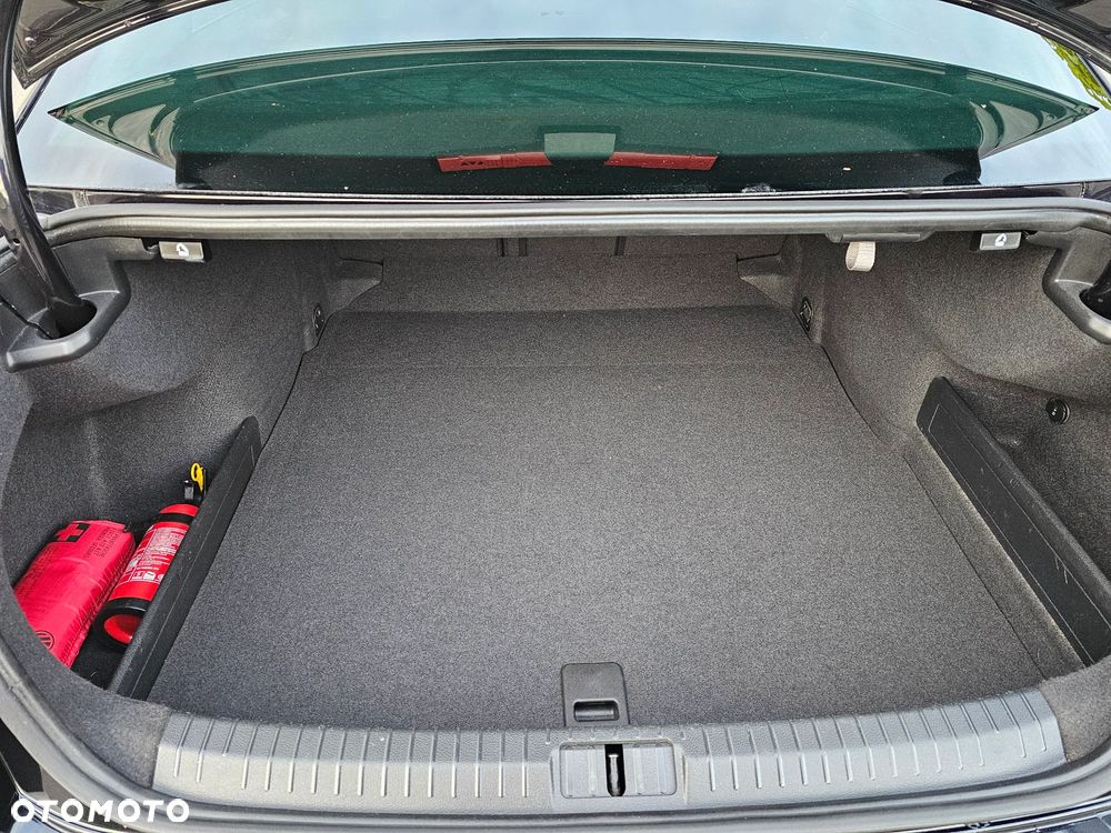 Volkswagen Passat - 17