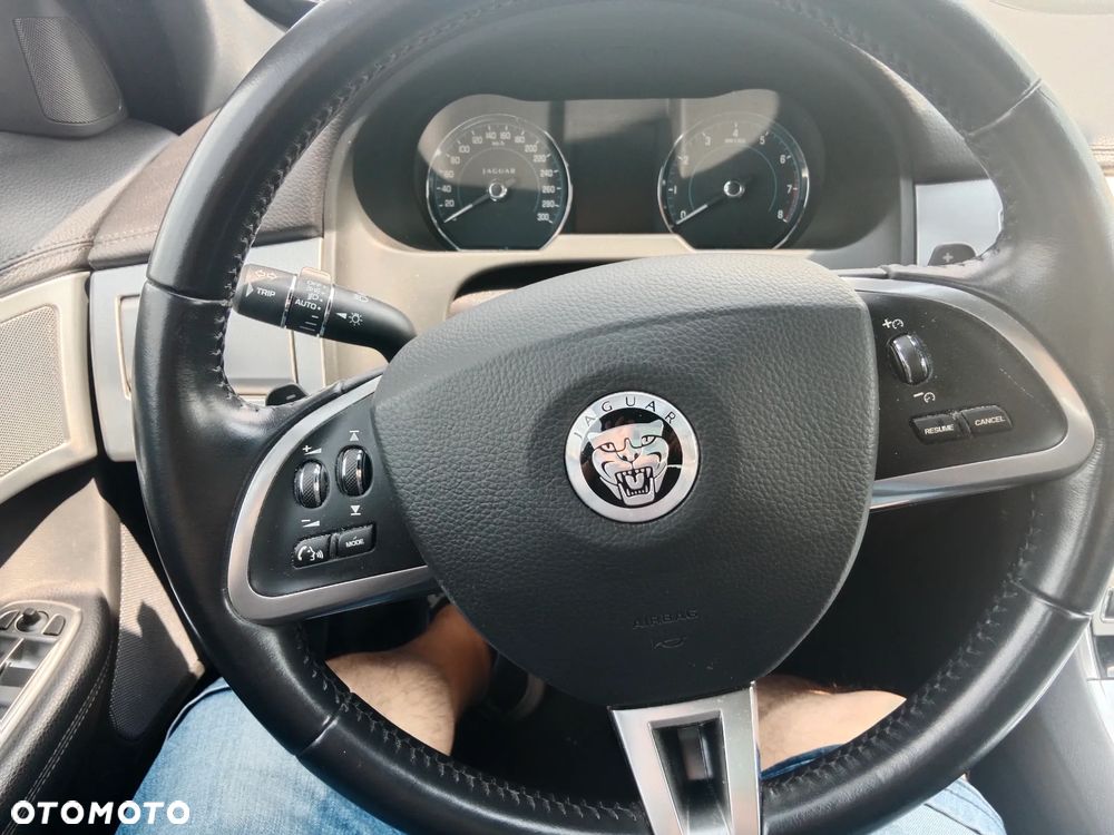 Jaguar XF - 13