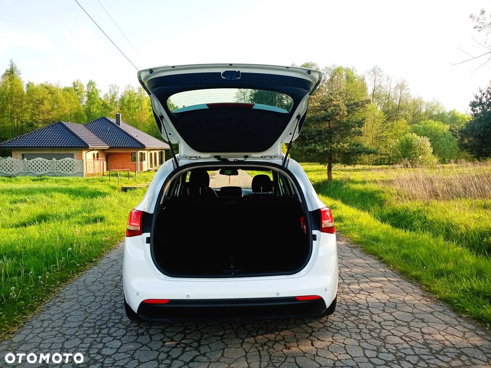 Kia Ceed - 14