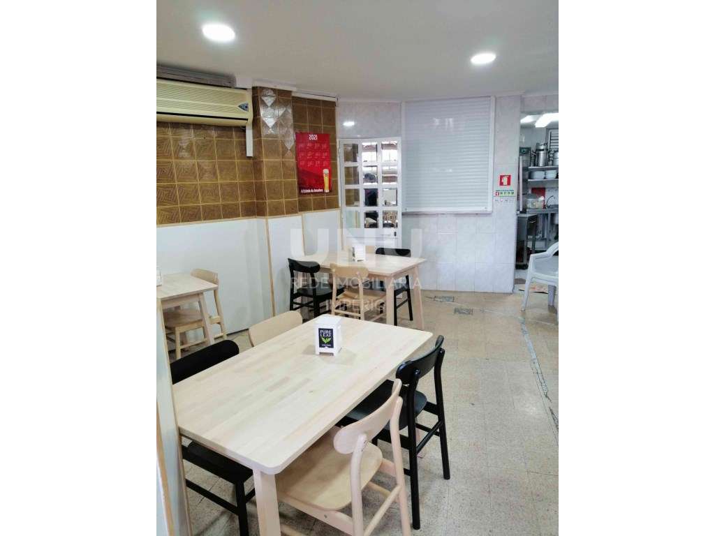 Restaurante totalmente equipado na Damaia de Cima - Grande imagem: 2/18