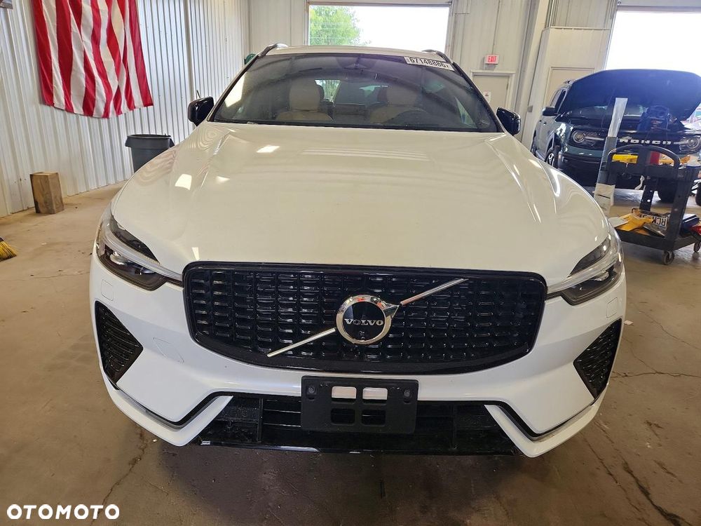 Volvo XC 60 B5 B AWD Momentum - 6