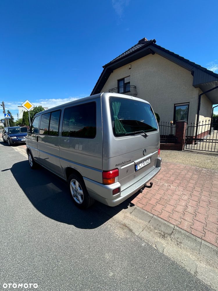 Volkswagen Multivan Standard - 9