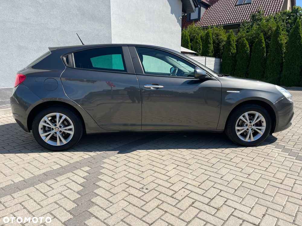 Alfa Romeo Giulietta - 8