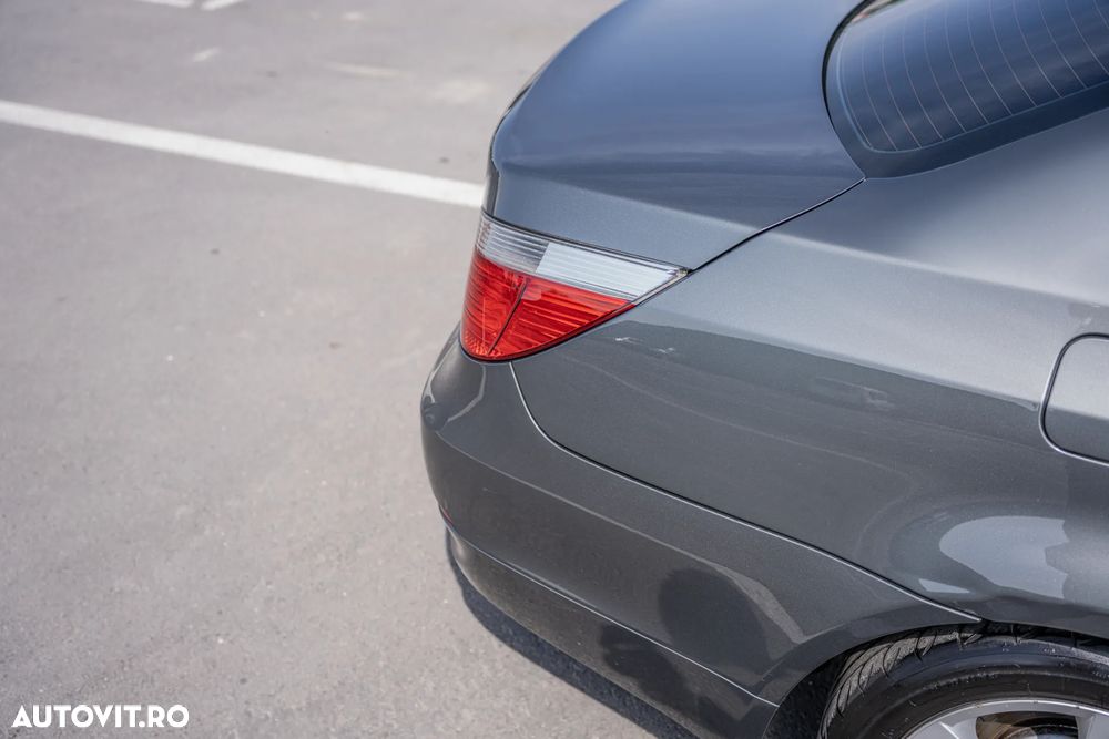 BMW Seria 5 523i - 8