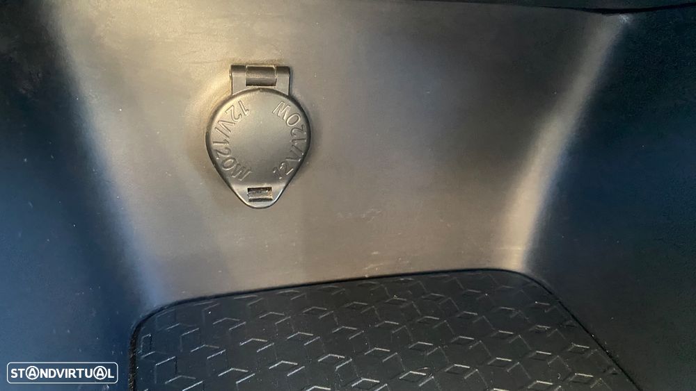 Toyota Yaris 1.5 HDF Comfort - 48