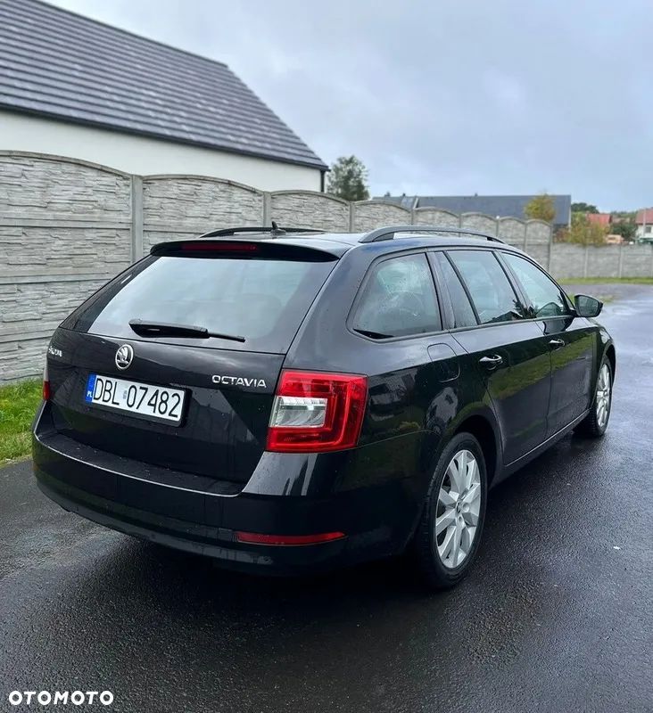 Skoda Octavia 2.0 TDI Style DSG - 3