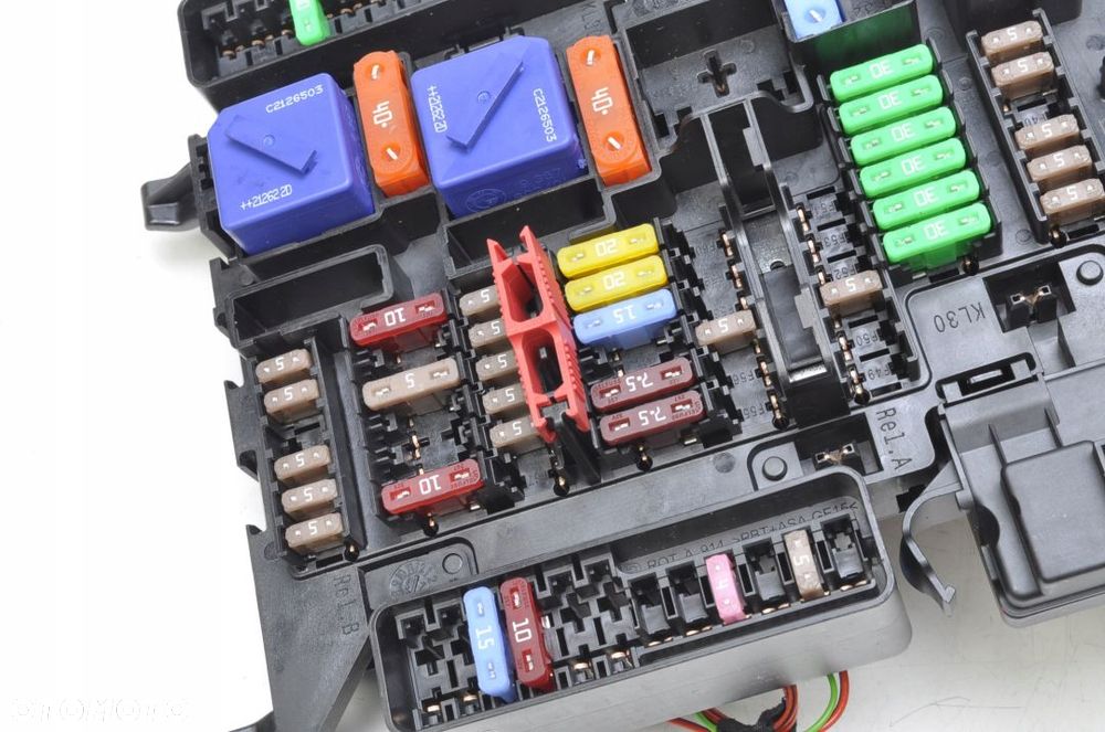 BMW F40 1.5 SKRZYNKA BEZPIECZNIKÓW 5A323C8 - 3