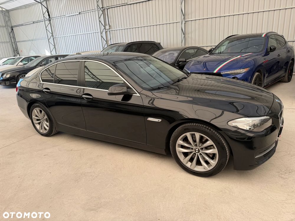 BMW Seria 5 525d xDrive - 2