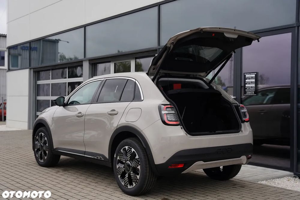Fiat 600 1.2 Turbo Hybrid eDCT - 4