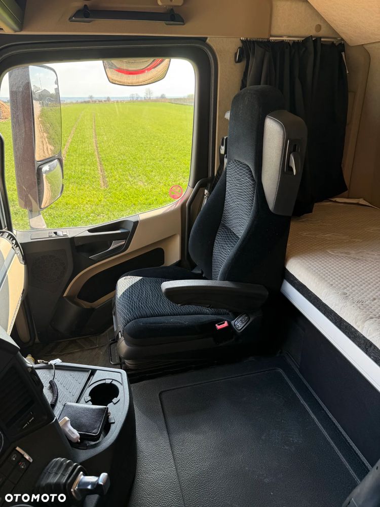 Mercedes-Benz Actros - 18