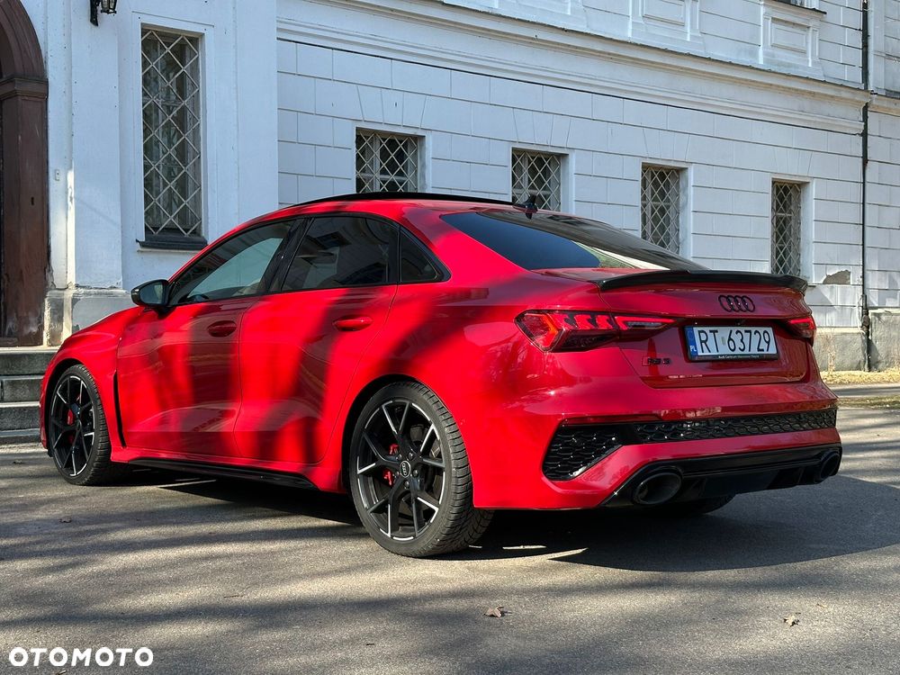 Audi RS3 Limousine - 1