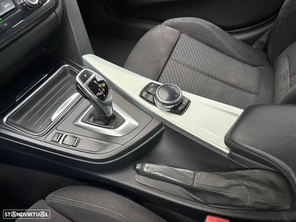 BMW 320 d Auto Pack M - 23