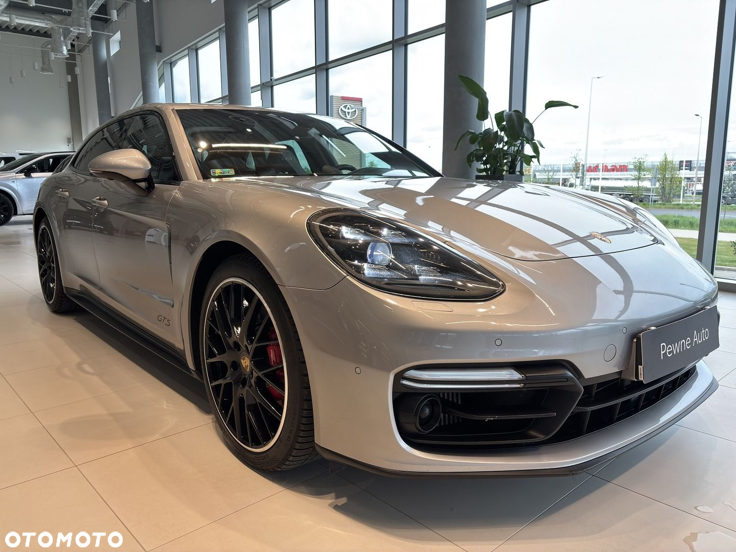 Porsche Panamera - 4