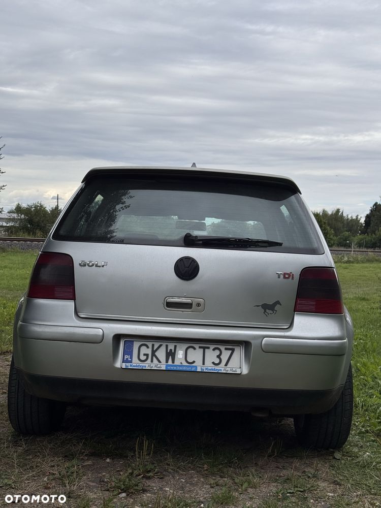 Volkswagen Golf - 3