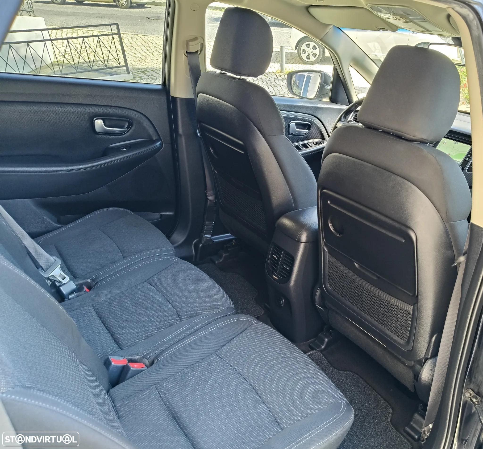 Kia Carens 1.7 CRDi ISG TX - 21