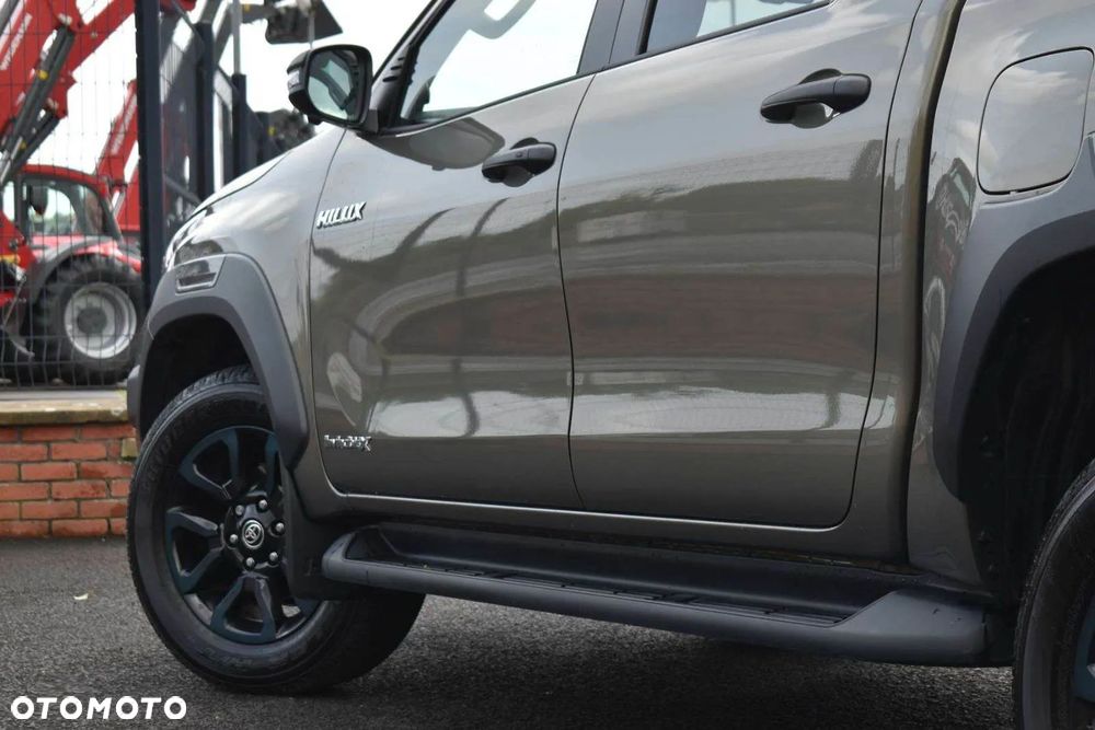 Toyota Hilux 2.8 D-4D Double Cab Invincible 4x4 - 6