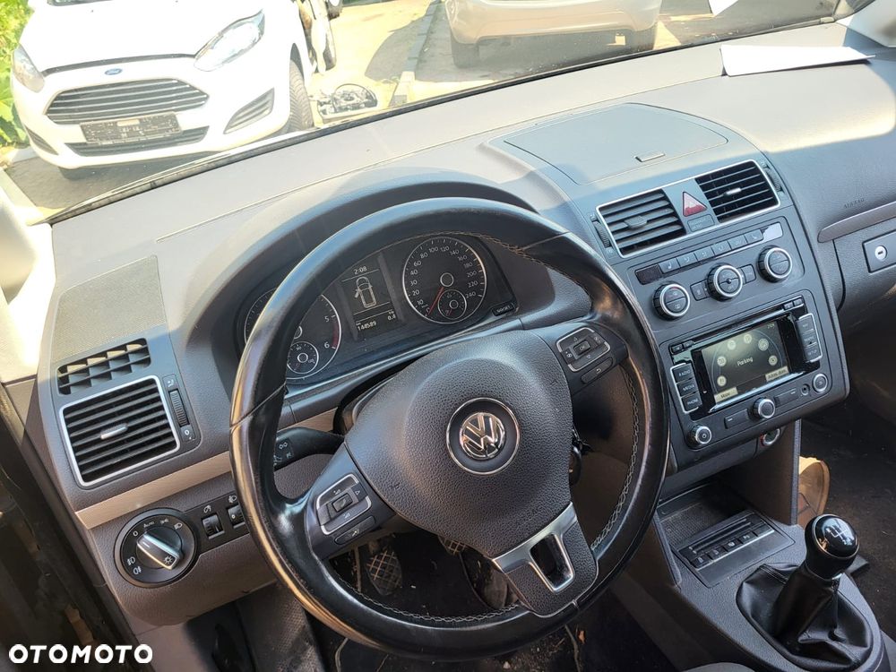 Volkswagen Touran - 16