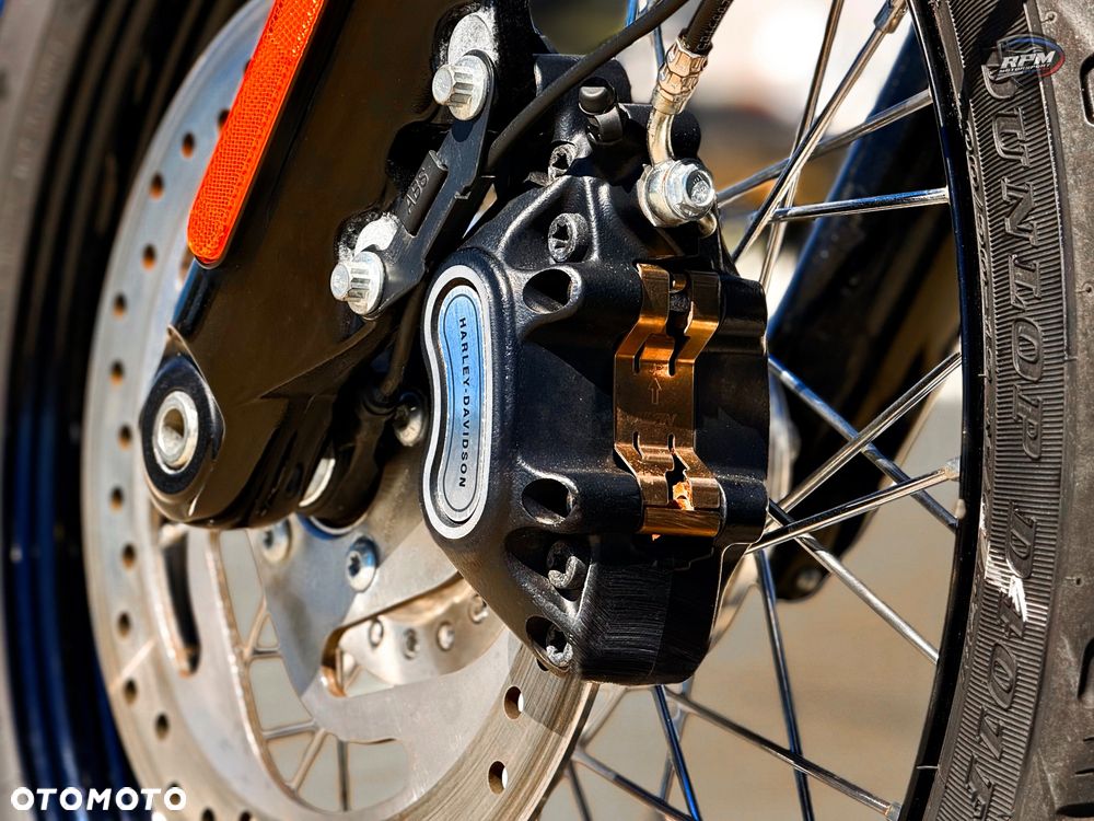 Harley-Davidson Softail Street Bob - 31