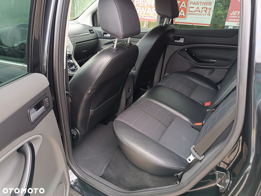 Ford Kuga 2.0 TDCi 4x4 Titanium - 24