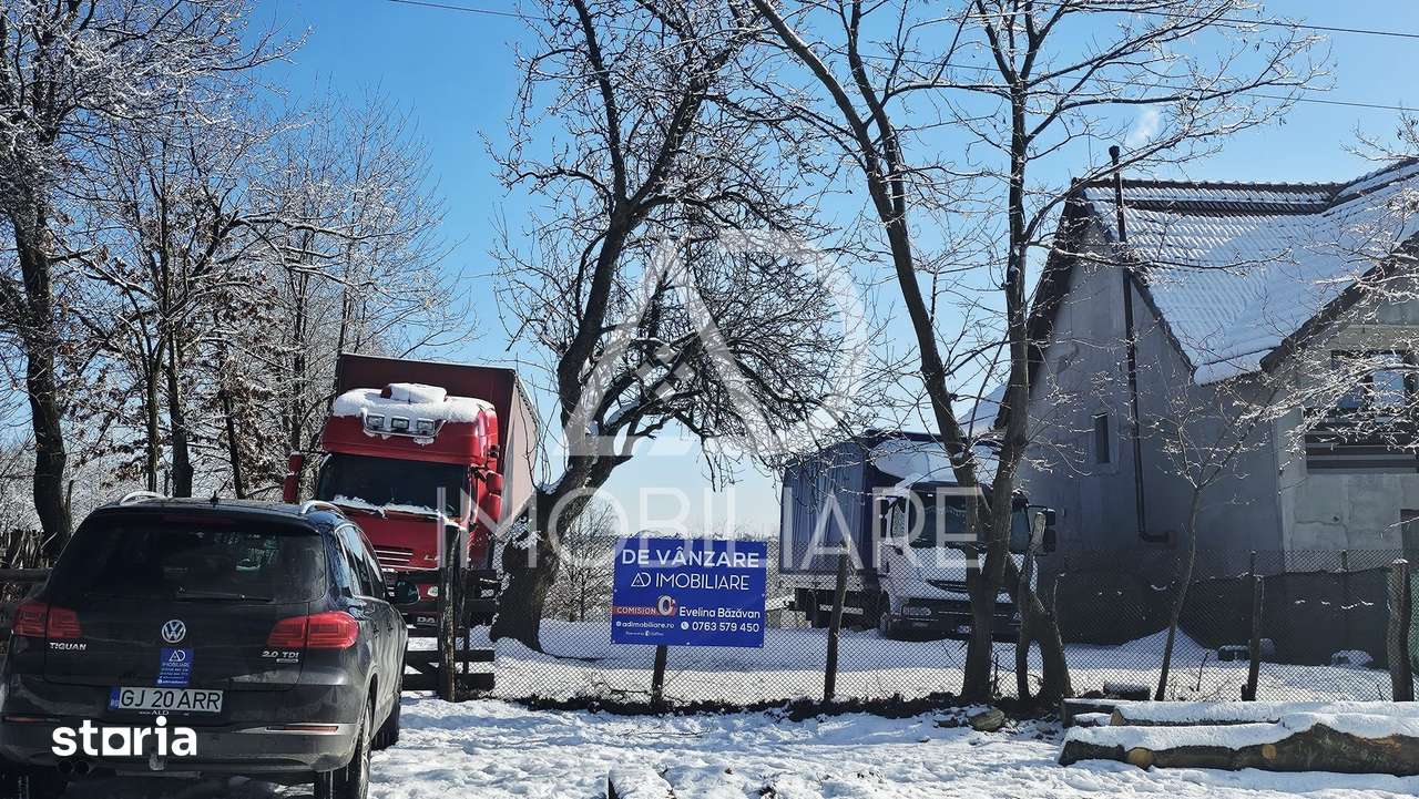 Teren de vânzare Novaci-Rânca - Imagine principală: 2/9