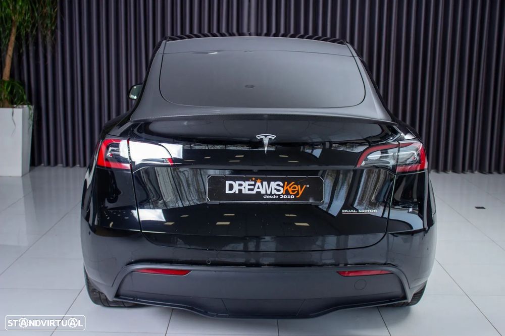 Tesla Model Y Performance Dual Motor AWD - 3
