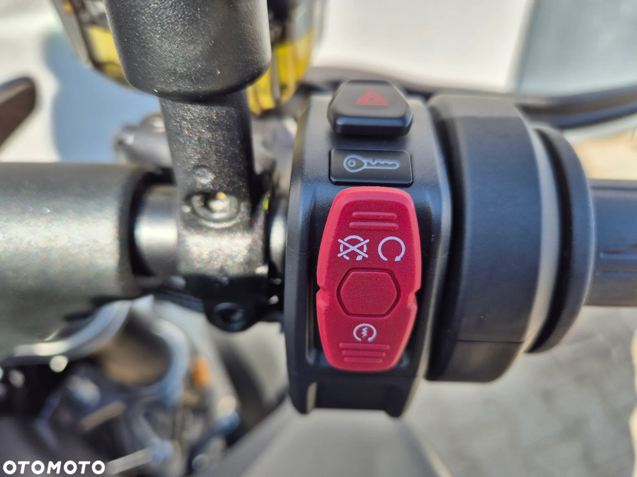 CFMoto NK - 25