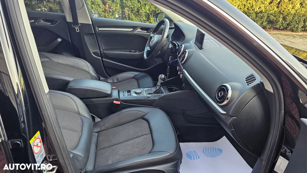 Audi A3 1.6 TDI ack S tronic S line Sportpaket - 14