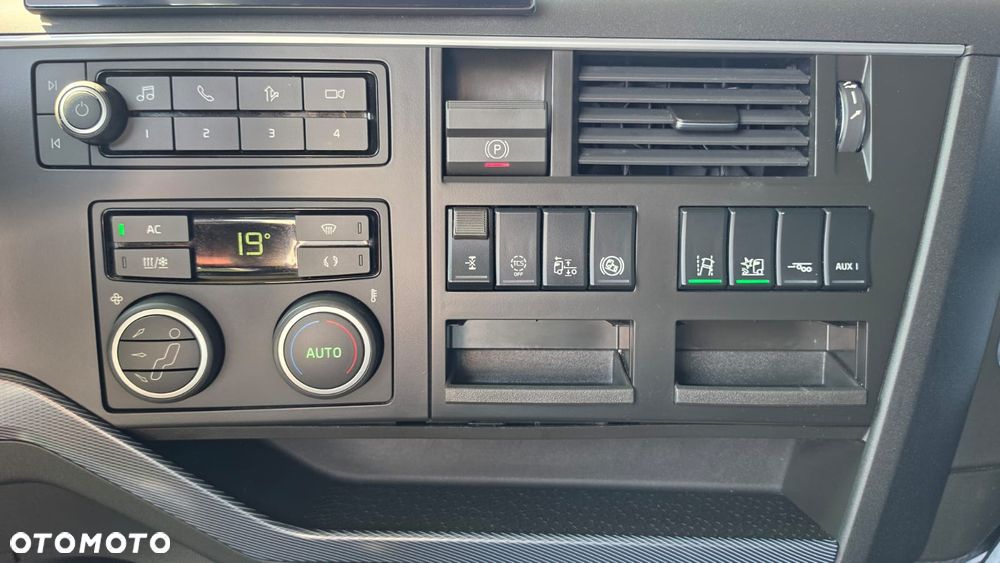 Volvo ///FH///500///2023///JEDYNE  311 TYŚ KM///1 TURBINA///KLIMATYZACJA POSTOJOWA///ZABUDOWY MIĘDZYOSIOWE/// VIRTUAL COCPIT///TABLET///KAMERA///STAN  BARDZO DOBRY - 39
