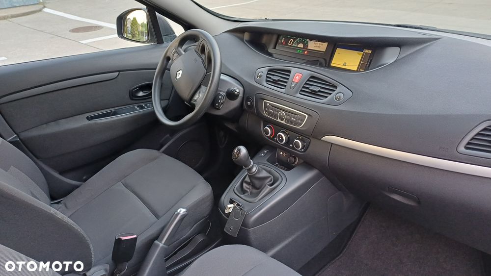 Renault Scenic 1.6 16V 110 TomTom Edition - 12