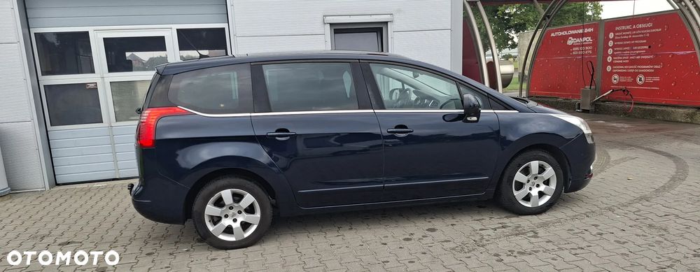 Peugeot 5008 - 10