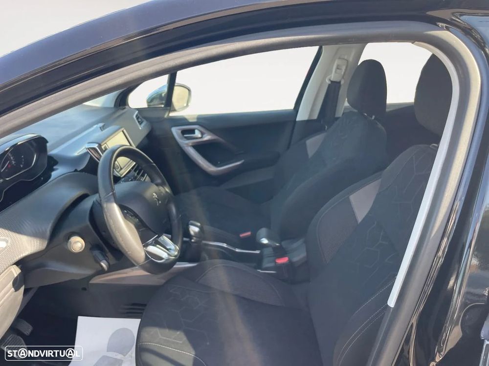 Peugeot 2008 1.2 PureTech Style - 10
