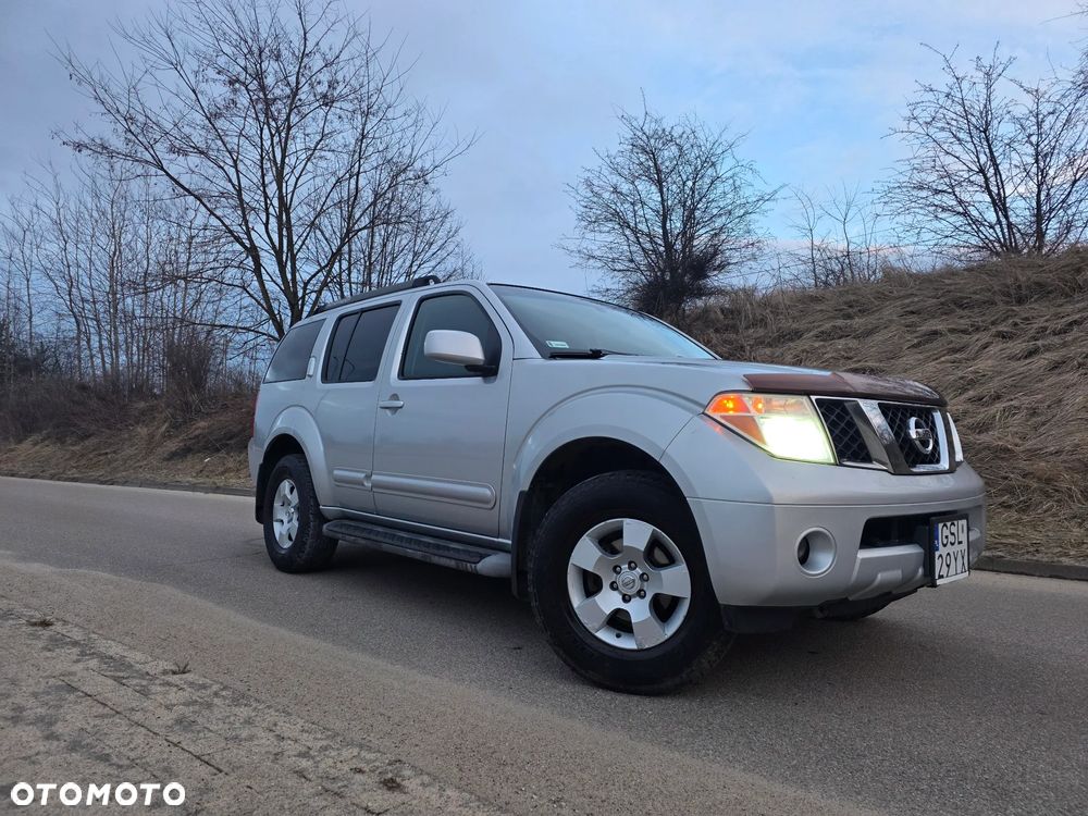 Nissan Pathfinder - 2