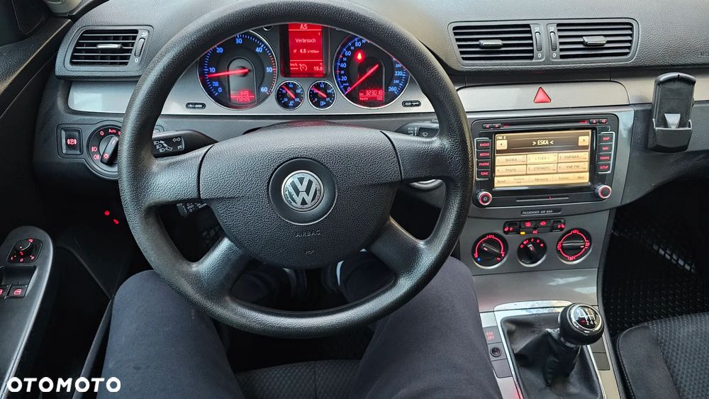 Volkswagen Passat 2.0 TDI Comfortline - 33